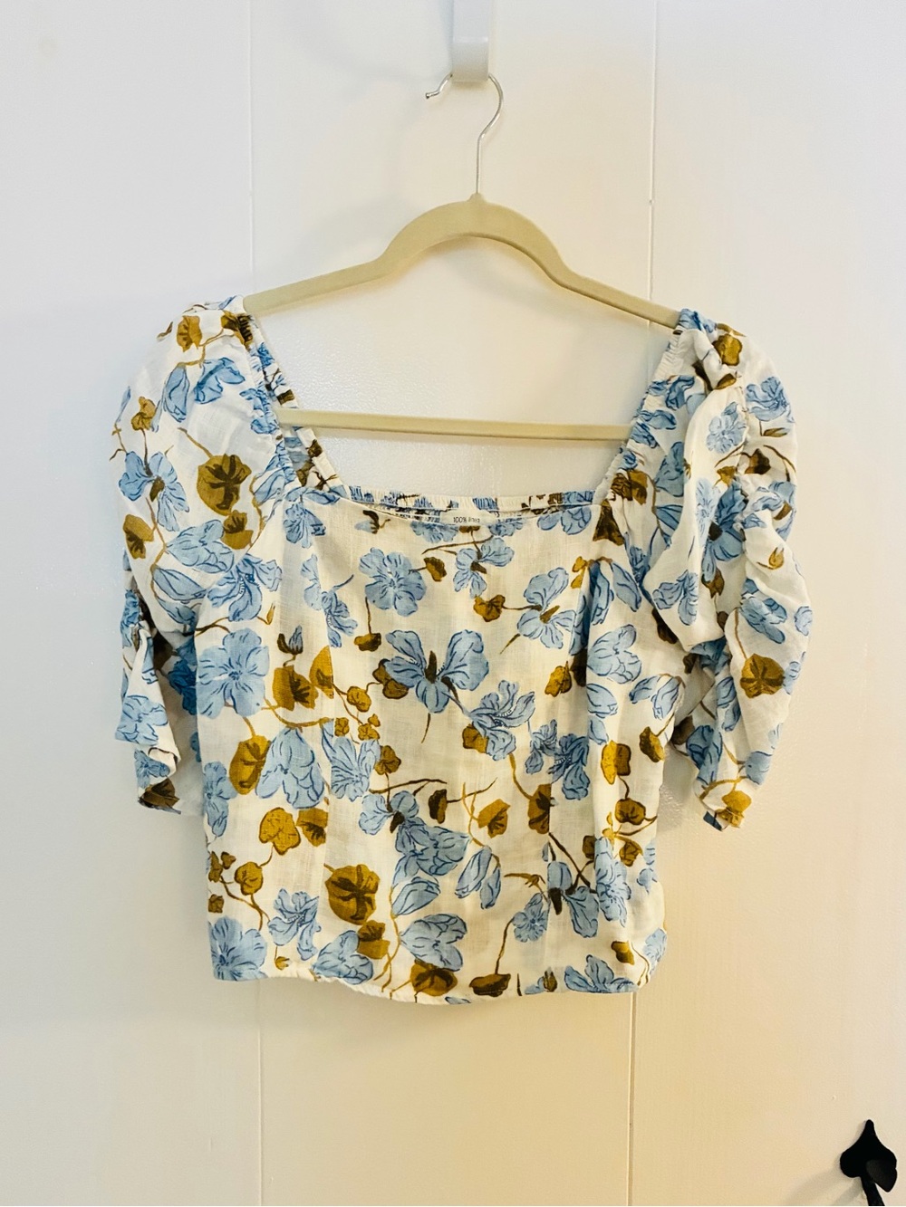 Joie Cropped Linen Floral Top